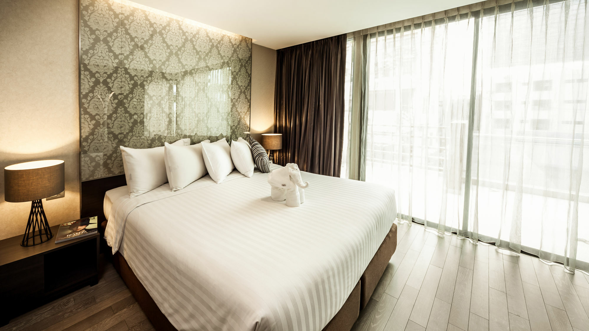 Arcadia Residence Ploenchit By Compass Hospitality Bangkok Exterior foto