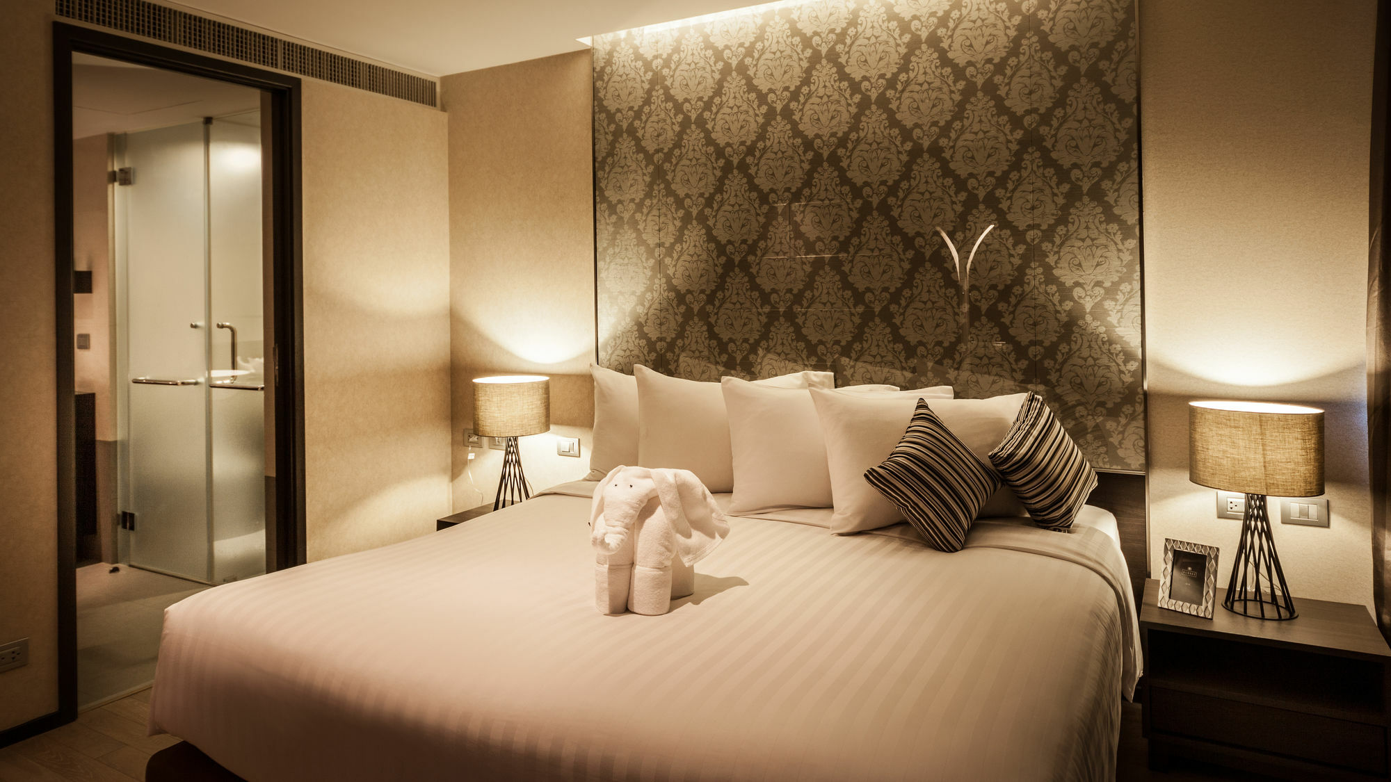 Arcadia Residence Ploenchit By Compass Hospitality Bangkok Exterior foto