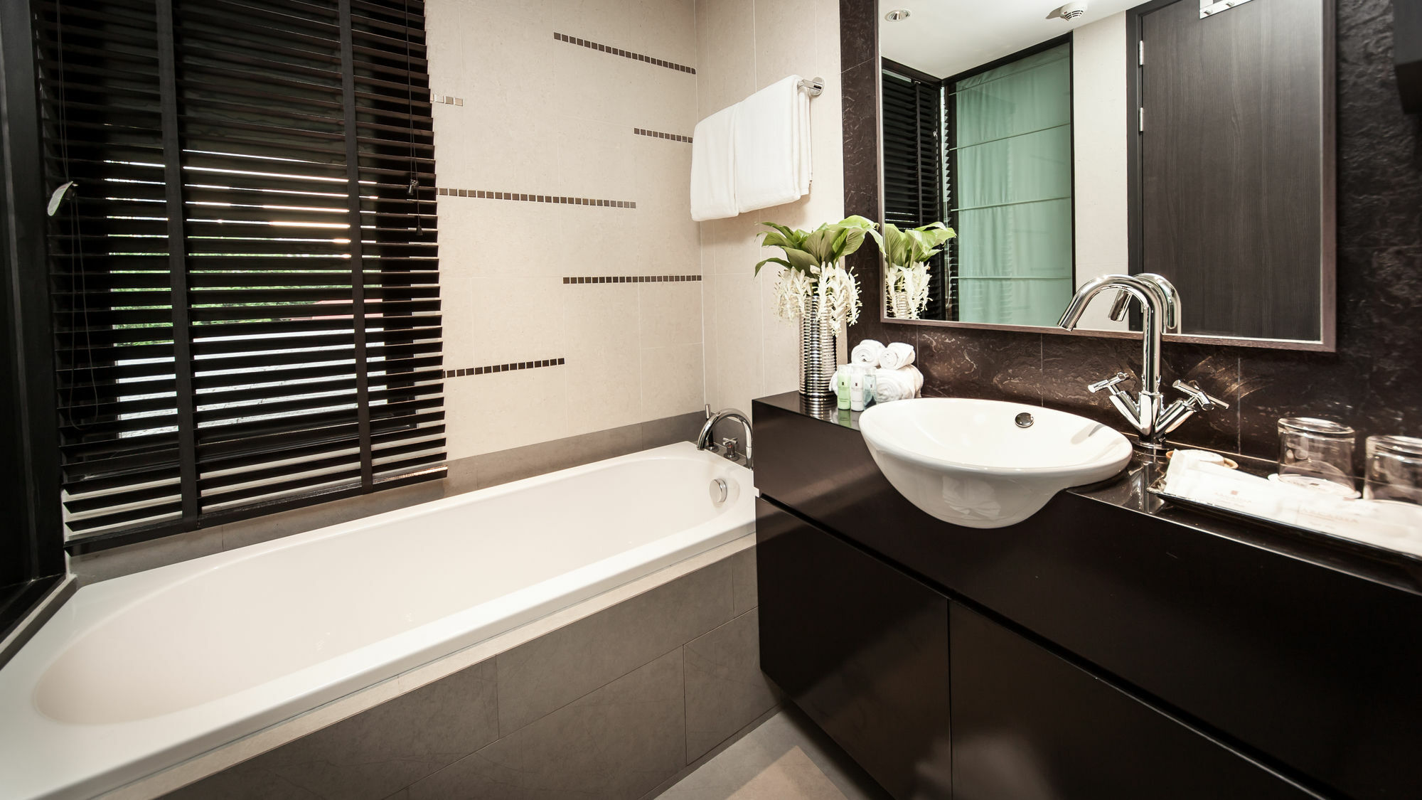 Arcadia Residence Ploenchit By Compass Hospitality Bangkok Exterior foto