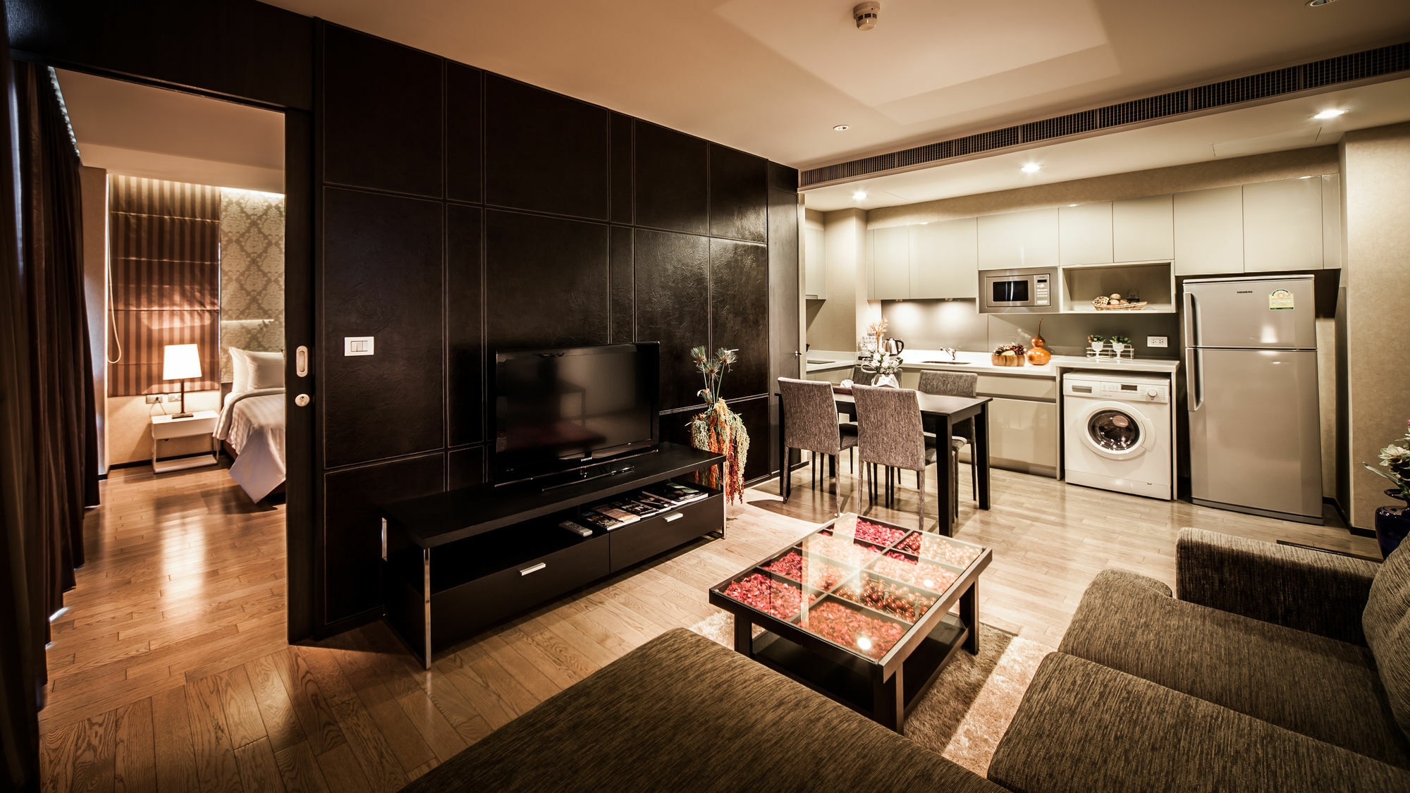 Arcadia Residence Ploenchit By Compass Hospitality Bangkok Exterior foto